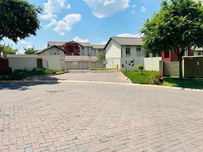 Apartment / Flat For Sale in Noordwyk, Midrand
